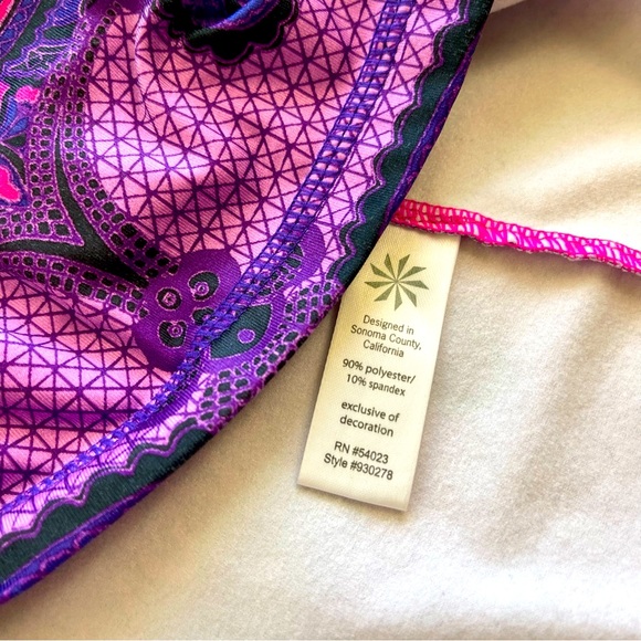 Athleta: Purple and Pink, Paisley, Athletic, long sleeve shirt,thumb hol… - Picture 6 of 16